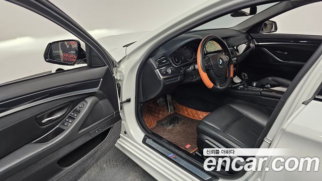 BMW 5 Series (F10) 520d xDrive M Aero Dynamic 2016 — фото 11