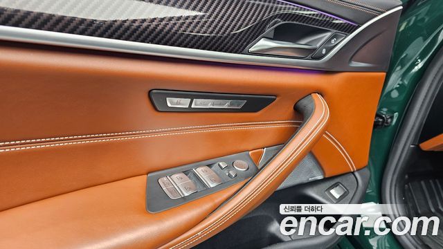 BMW 5 Series (G30) M550i xDrive 2021 — фото 13