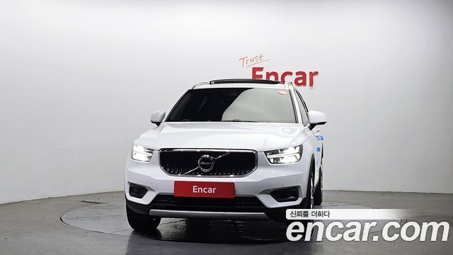 Volvo XC40 B4 Momentum 2021 — фото 3