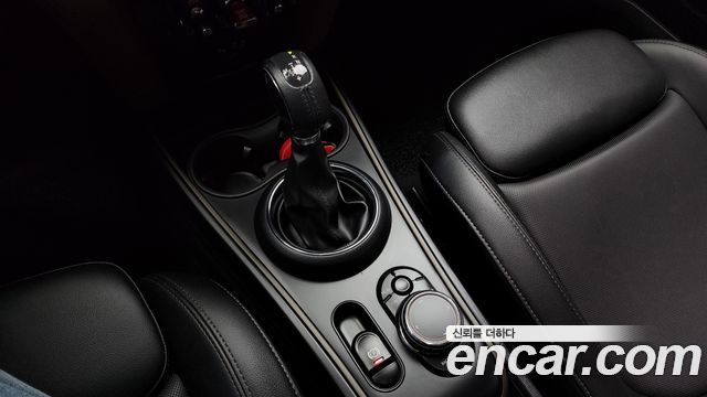 MINI Cooper D Countryman ALL4 HIGH 2nd 2018 — фото 9