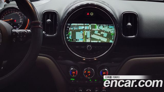 MINI Cooper D Countryman ALL4 HIGH 2nd 2018 — фото 15