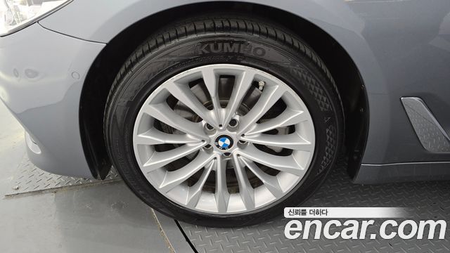 BMW 5 Series (G30) 520d xDrive Luxury Plus 2018 — фото 5