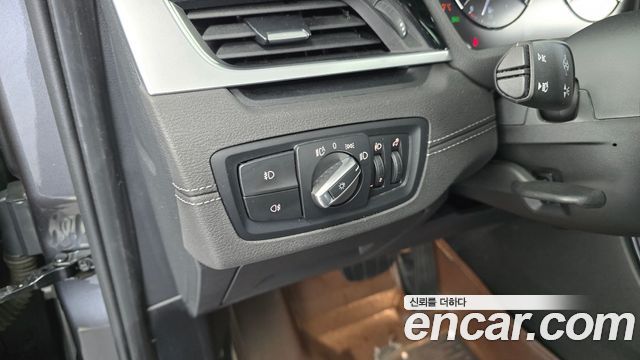 BMW X1 (F48) xDrive 20i xLine 2022 — фото 17