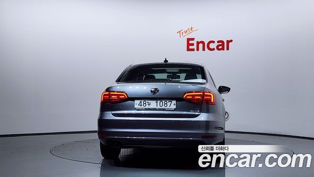 Volkswagen Jetta 2.0 TDI BlueMotion Premium 6th 2015 — фото 4