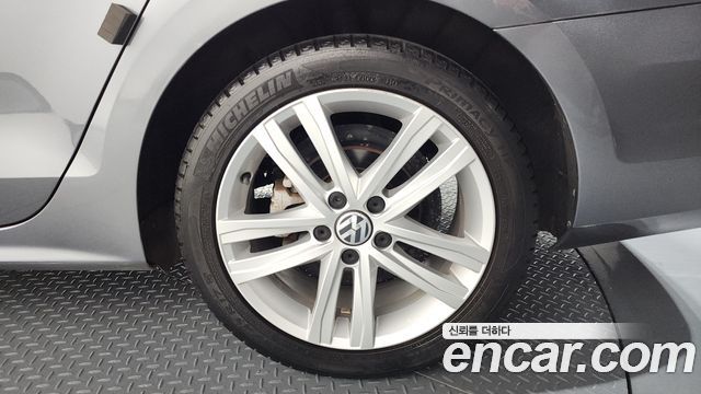 Volkswagen Jetta 2.0 TDI BlueMotion Premium 6th 2015 — фото 5
