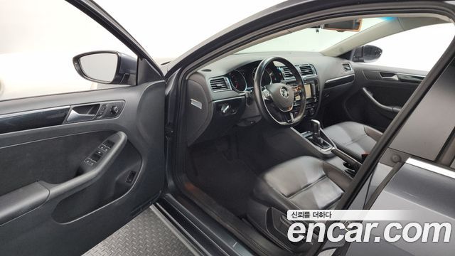 Volkswagen Jetta 2.0 TDI BlueMotion Premium 6th 2015 — фото 10