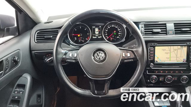 Volkswagen Jetta 2.0 TDI BlueMotion Premium 6th 2015 — фото 13