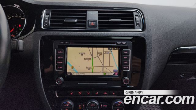 Volkswagen Jetta 2.0 TDI BlueMotion Premium 6th 2015 — фото 16