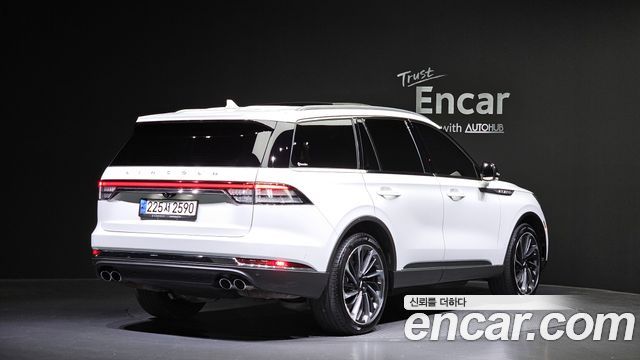 Lincoln Aviator (II) 3.0 Reserve  AWD 2021 — фото 2