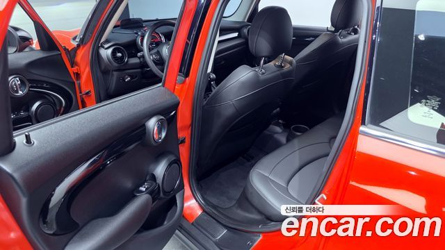 MINI Cooper 5Door HIGH 3rd 2019 — фото 11