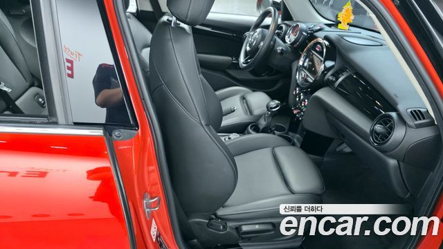 MINI Cooper 5Door HIGH 3rd 2019 — фото 12