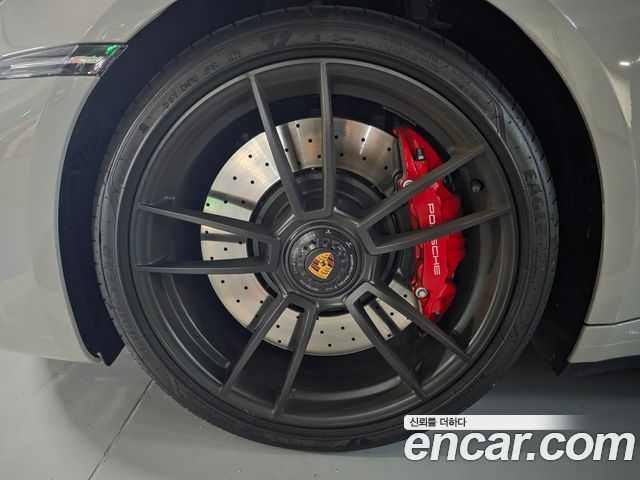 Porsche 911 (992) Carrera 4 GTS Cabriolet 2023 — фото 5