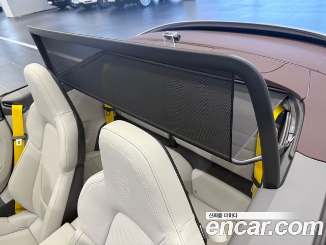 Porsche 911 (992) Carrera 4 GTS Cabriolet 2023 — фото 22
