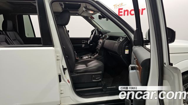Land Rover Discovery 4 3.0 SDV6 SE 2016 — фото 11