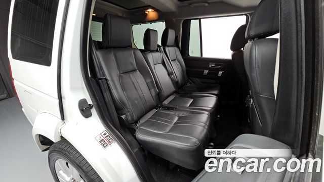 Land Rover Discovery 4 3.0 SDV6 SE 2016 — фото 12
