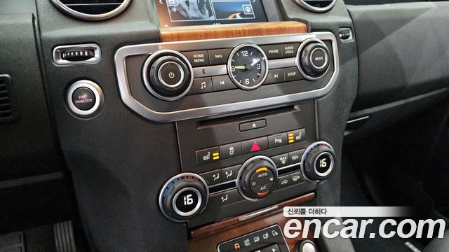 Land Rover Discovery 4 3.0 SDV6 SE 2016 — фото 16