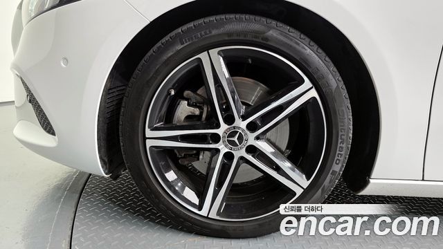 Mercedes-Benz A-Class (W177) A250 4MATIC Sedan 2020 — фото 5