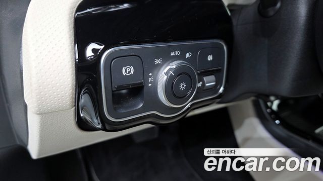 Mercedes-Benz A-Class (W177) A250 4MATIC Sedan 2020 — фото 12