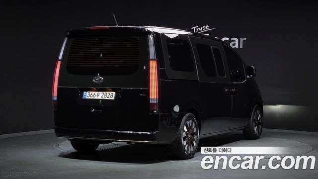 Hyundai Staria 4WD Lounge 9-Seater Inspiration 2022 — фото 2