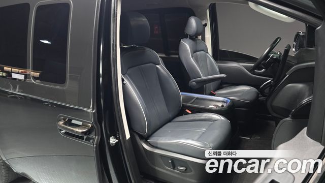 Hyundai Staria 4WD Lounge 9-Seater Inspiration 2022 — фото 10