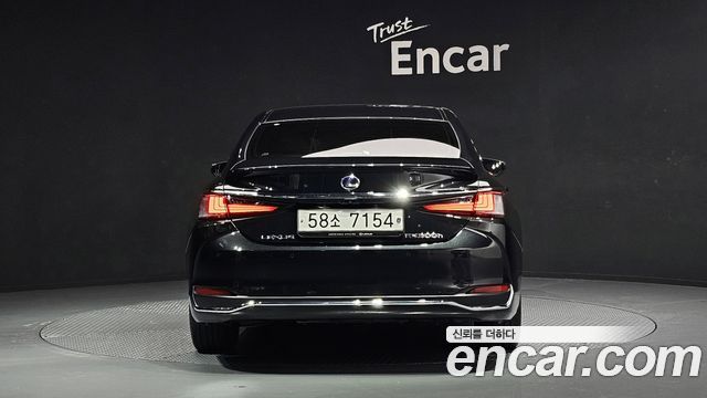 Lexus ES300h (VII) Executive 2019 — фото 4