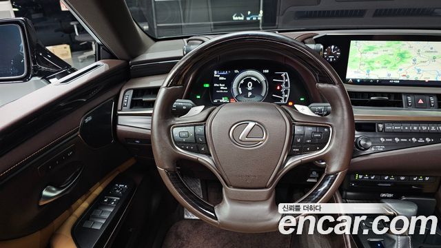 Lexus ES300h (VII) Executive 2019 — фото 13