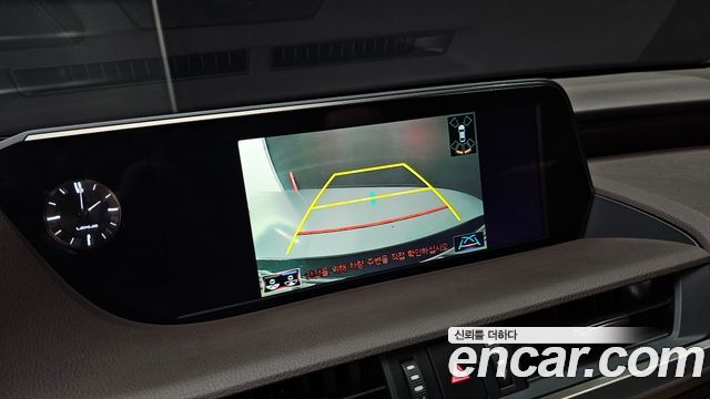 Lexus ES300h (VII) Executive 2019 — фото 14