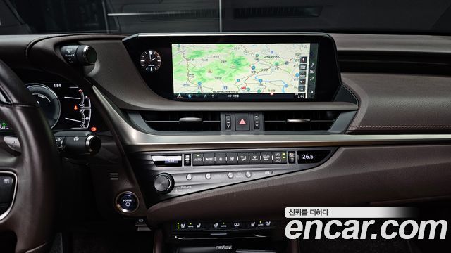 Lexus ES300h (VII) Executive 2019 — фото 15