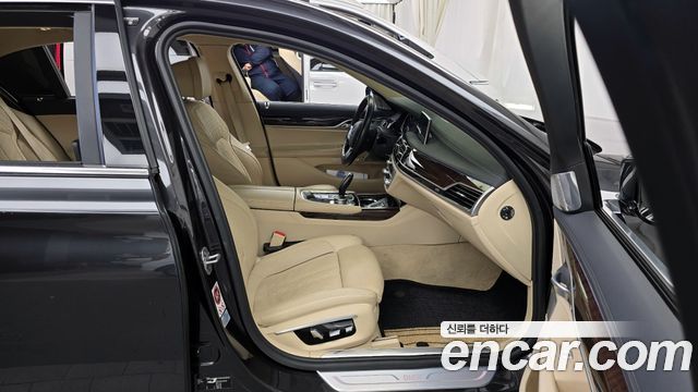 BMW 7 Series (G11) 750Li xDrive Premium 2016 — фото 15