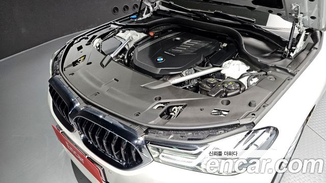 BMW 6 Series GT (G32) 630i xDrive Luxury 2024 — фото 6