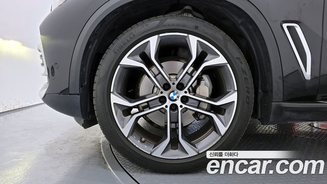 BMW X5 (G05) xDrive 40i xLine 2022 — фото 5