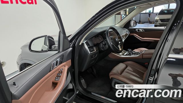 BMW X5 (G05) xDrive 40i xLine 2022 — фото 11