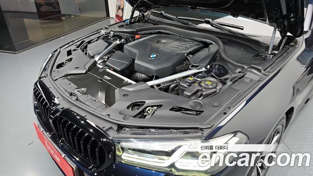 BMW 5 Series (G30) 520i M Sport 2022 — фото 6