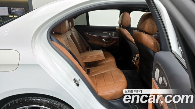 Mercedes-Benz E-Class (W213) E350 4MATIC AMG Line 2021 — фото 12