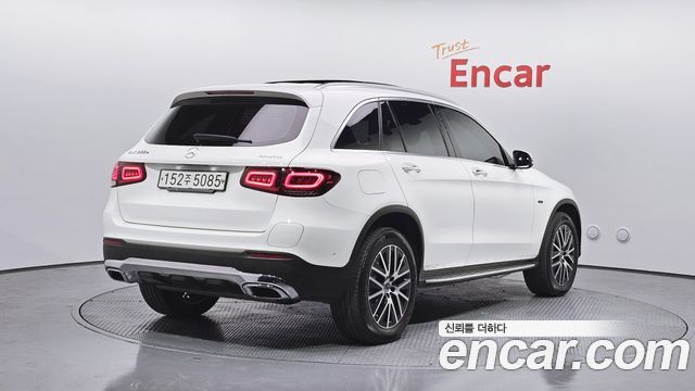 Mercedes-Benz GLC-Class (X253) GLC300e 4MATIC 2021 — фото 2