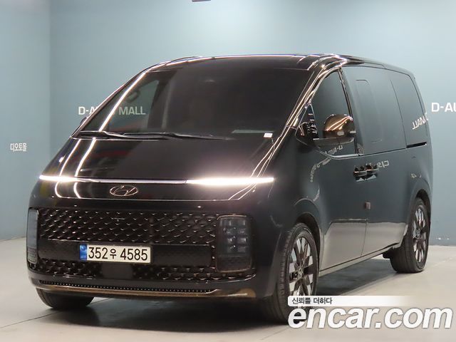 Hyundai Staria 4WD Lounge 9-Seater Inspiration 2023 — фото 1