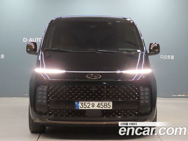 Hyundai Staria 4WD Lounge 9-Seater Inspiration 2023 — фото 2