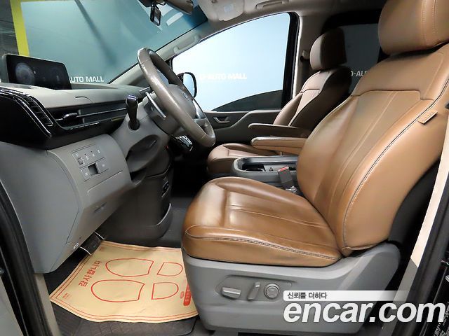 Hyundai Staria 4WD Lounge 9-Seater Inspiration 2023 — фото 6