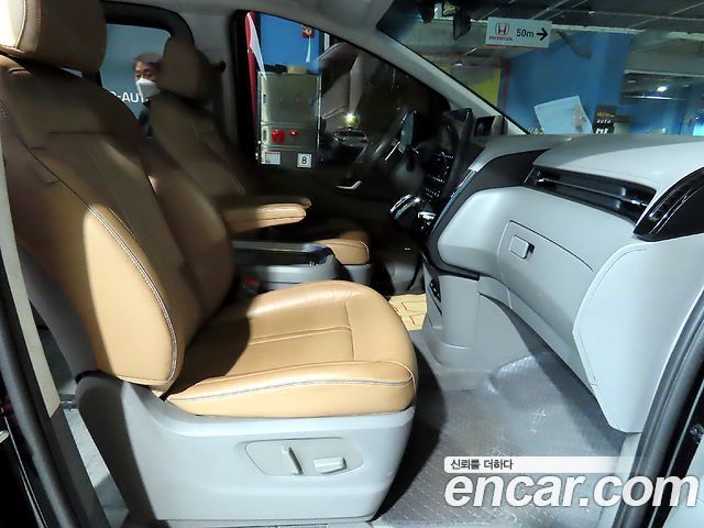 Hyundai Staria 4WD Lounge 9-Seater Inspiration 2023 — фото 8