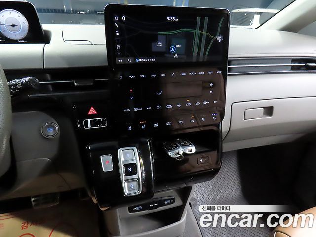 Hyundai Staria 4WD Lounge 9-Seater Inspiration 2023 — фото 15