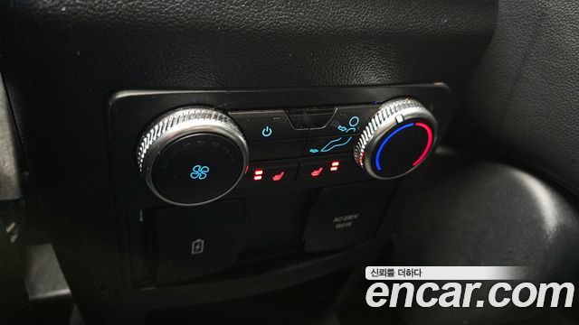 Ford Explorer (VI) 2.3 LimIted 4WD 2021 — фото 21