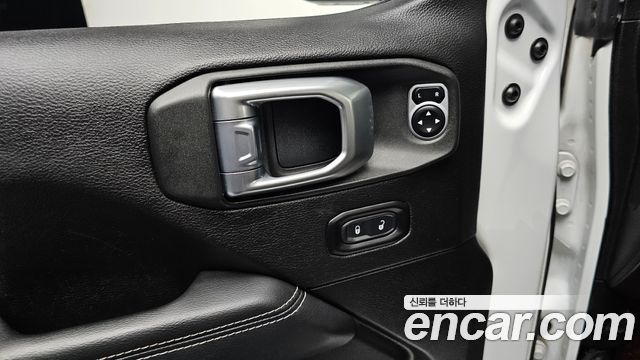 Jeep Wrangler (JL) 2.0 Overland 4Door 2019 — фото 16