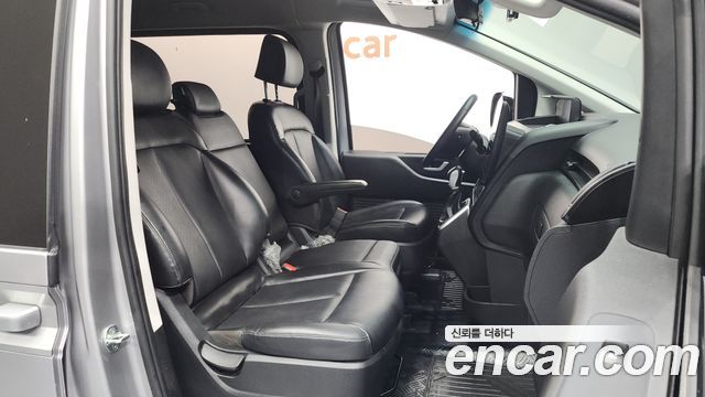 Hyundai Staria Tourer 9-Seater Modern 2023 — фото 11