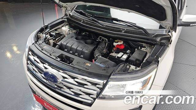 Ford Explorer 2.3 Limited 4WD 5th 2018 — фото 6