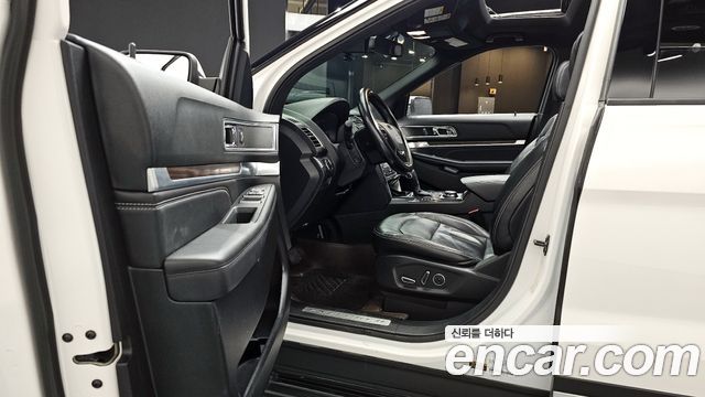 Ford Explorer 2.3 Limited 4WD 5th 2018 — фото 10