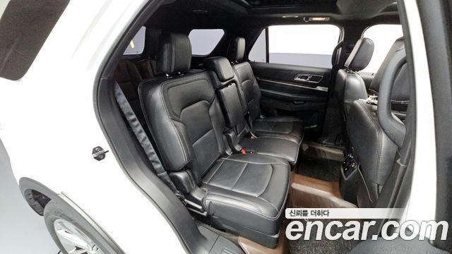 Ford Explorer 2.3 Limited 4WD 5th 2018 — фото 11