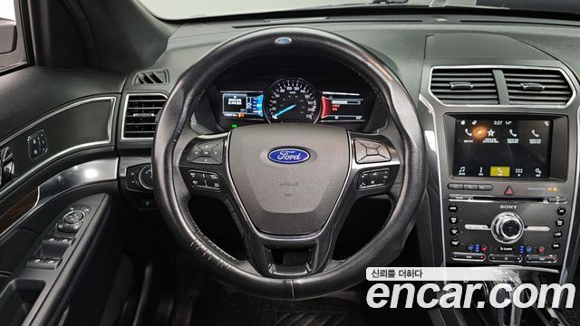 Ford Explorer 2.3 Limited 4WD 5th 2018 — фото 13