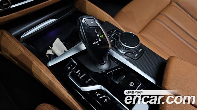 BMW 5 Series (G30) 520i M Sport 2023 — фото 9