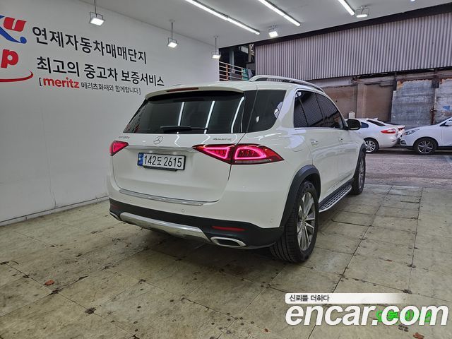 Mercedes-Benz GLE-Class (W167) GLE300d 4MATIC 2021 — фото 2