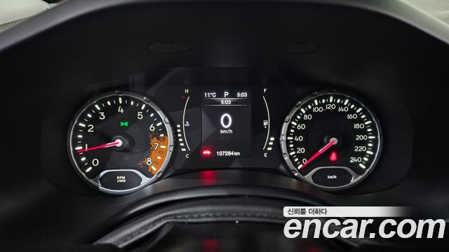 Jeep Renegade 2.4 Longitude 2016 — фото 8